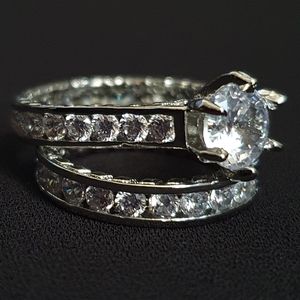 Classic Inlaid White Round Zircon Crystal Ring Set